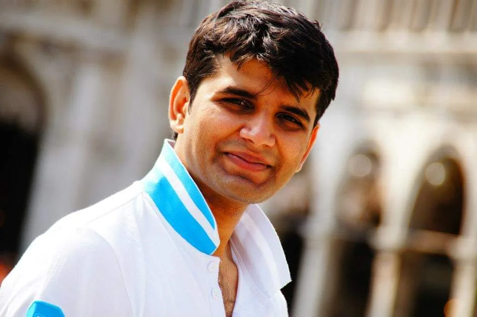 A younger Vipul Shah